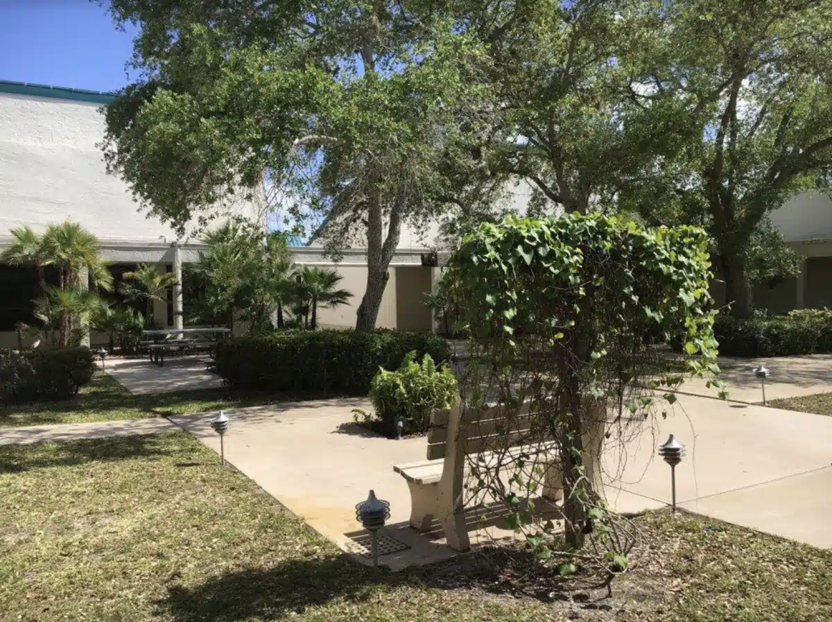 Port Saint Lucie Hospital - Thumbnail 2